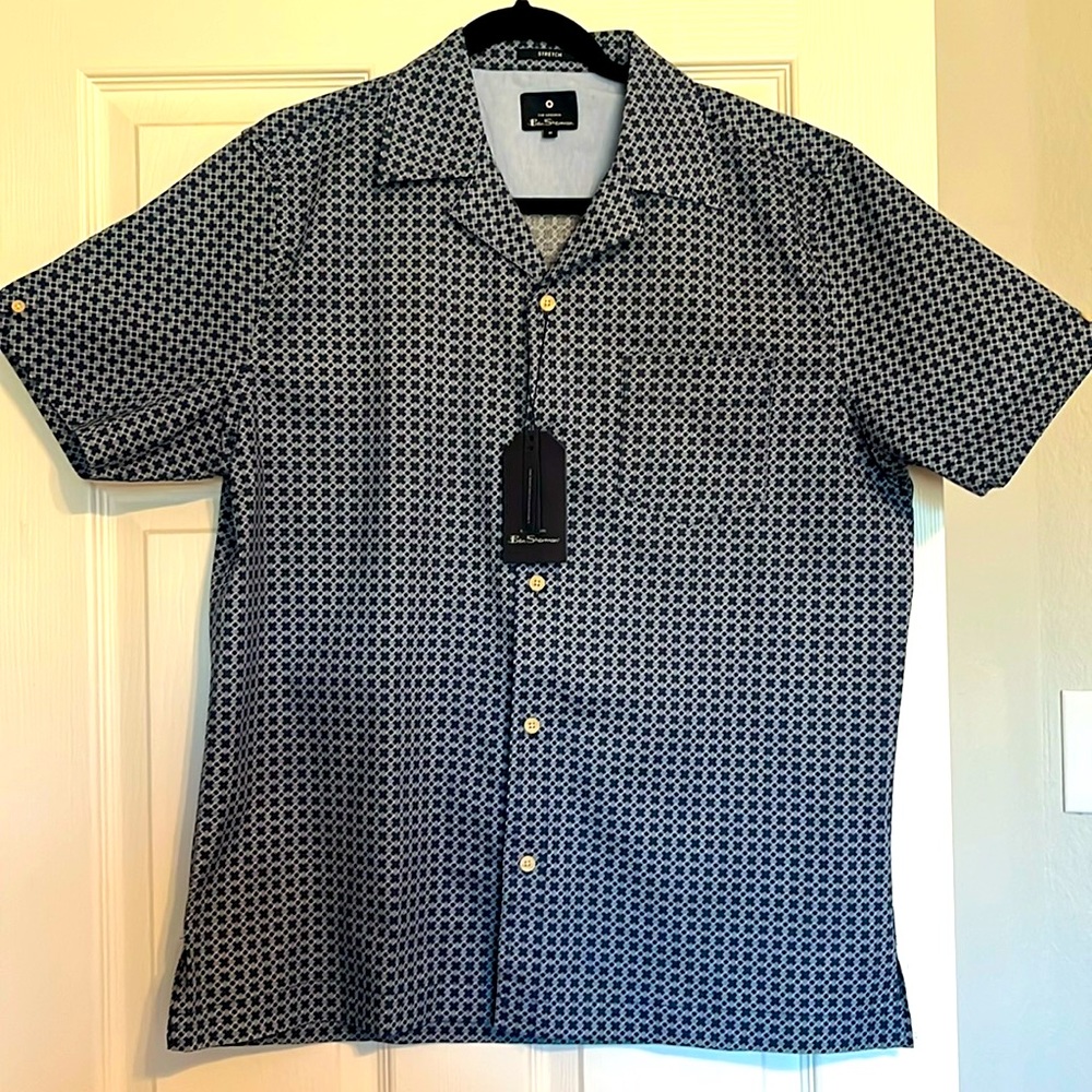 Bob Sherman short sleeved button down shirt. NWT. Size medium.